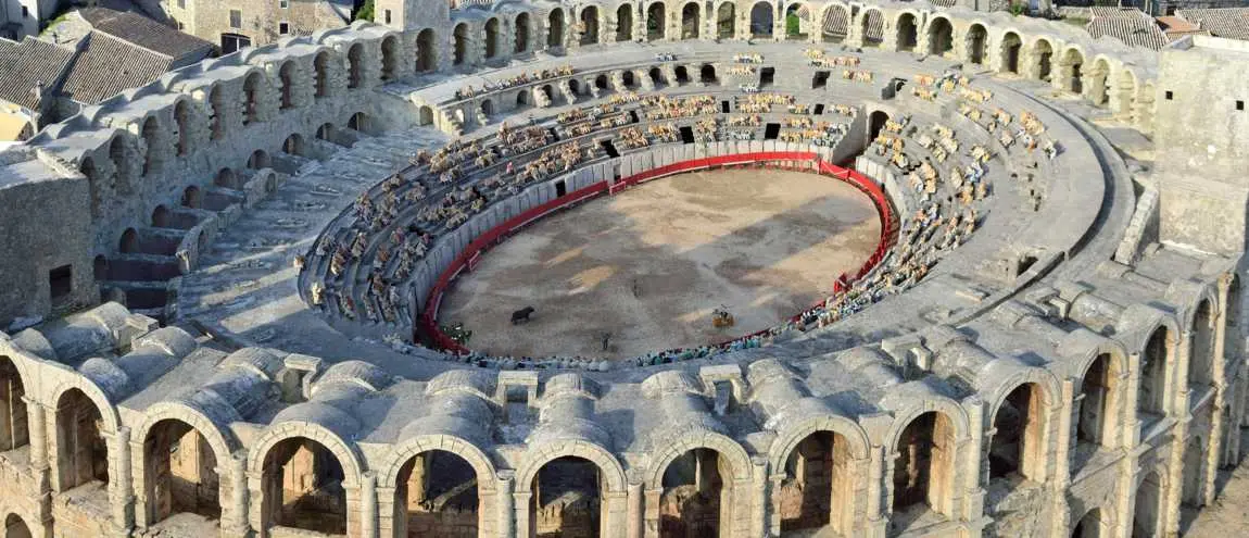Arles arenes
