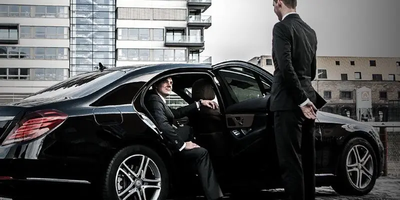 Chauffeur ouvre