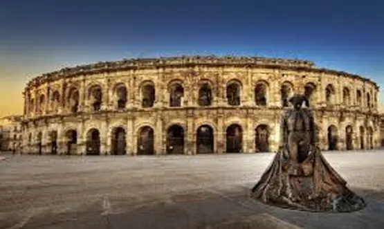 Nimes arenes nuit